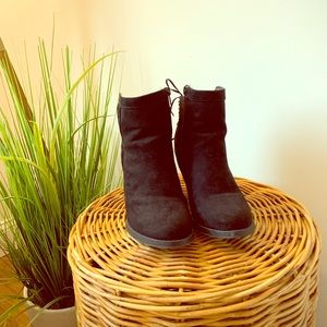 Shoedazzle “Yolinda” Ankle Bootie